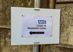 Image of a sign for COVID-19 vaccination centre